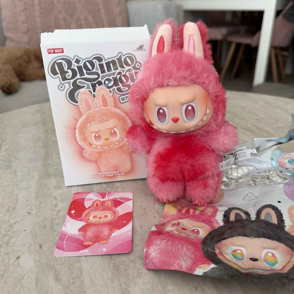 Pop Mart Labubu Big into Energy - Love